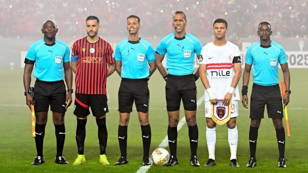 Abdel Aziz Bouh et Dahane Beida lors de la finale entre l'USM Alger et Zamalek